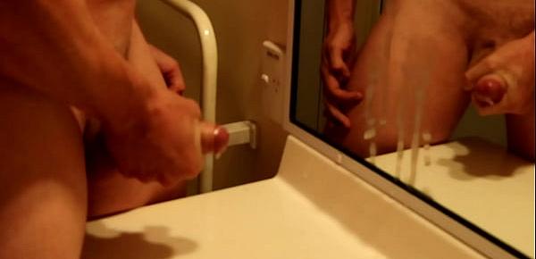  HOT WHITE DICK JERKS OFF TO EPIC CUMSHOT ALL OVER THE BATHROOM MIRROR! SOLO MALE ORGASM HD VIDEO!
